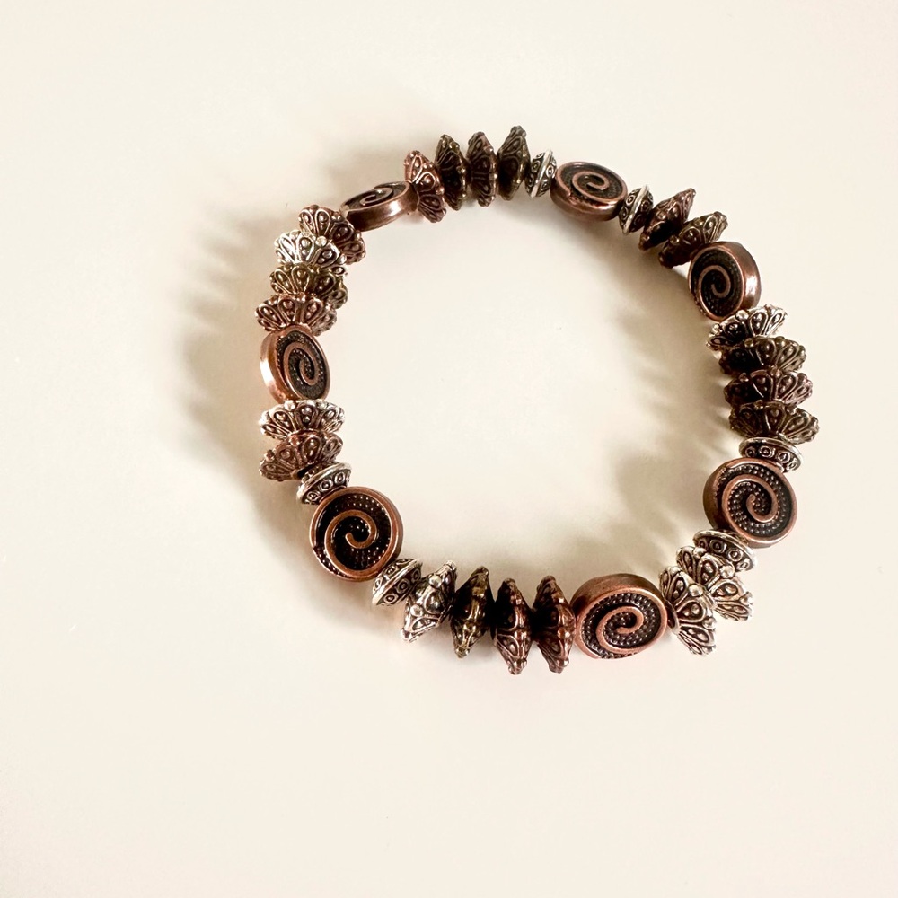 Elegant Spiral Design Bracelet